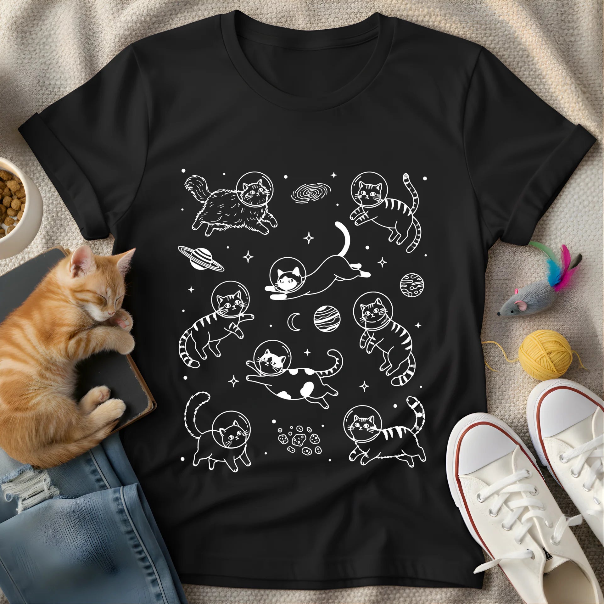 cats in space b/w - Graphic T-Shirt