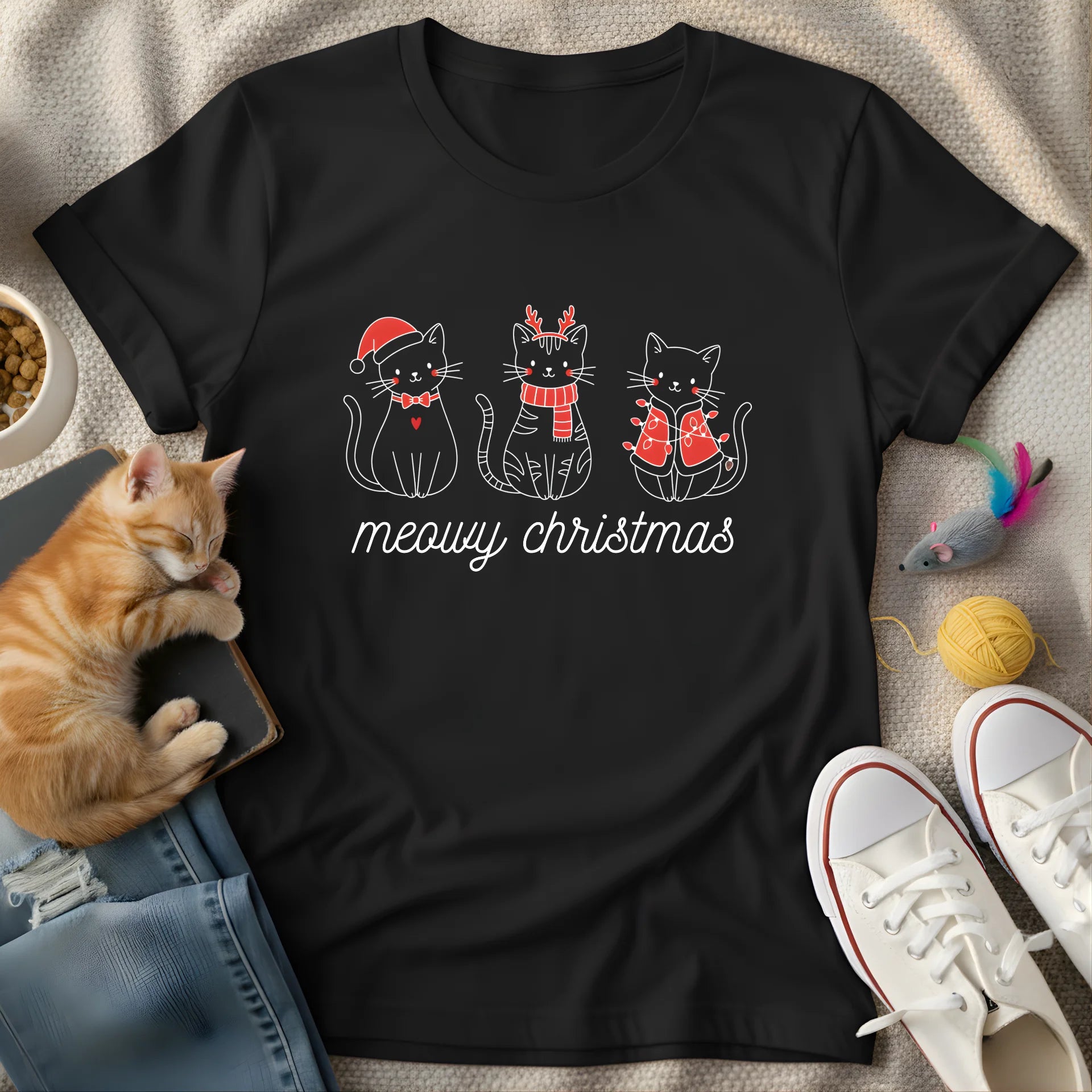 meowy christmas three cats lineart - Graphic Quote T-Shirt