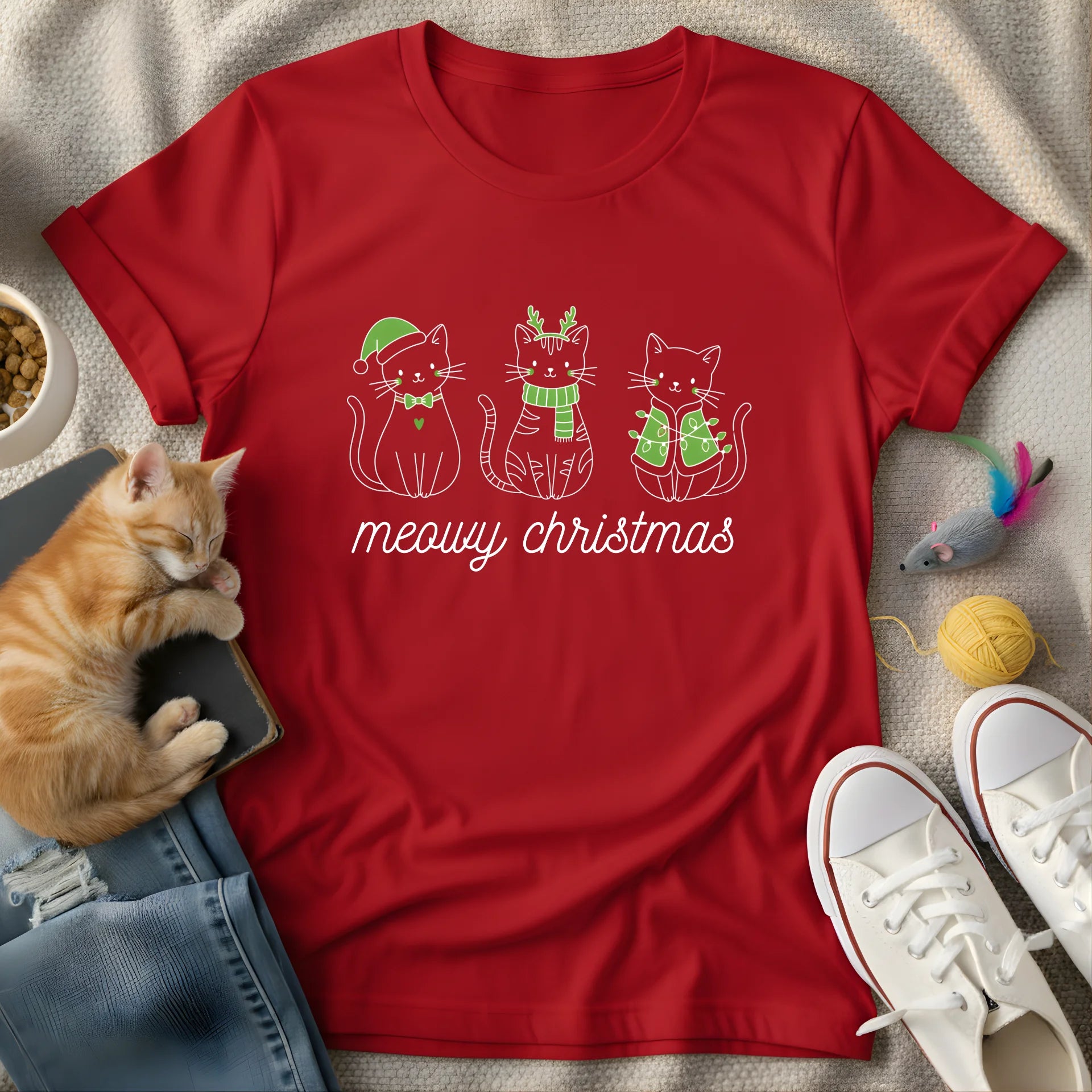 meowy christmas three cats lineart - Graphic Quote T-Shirt