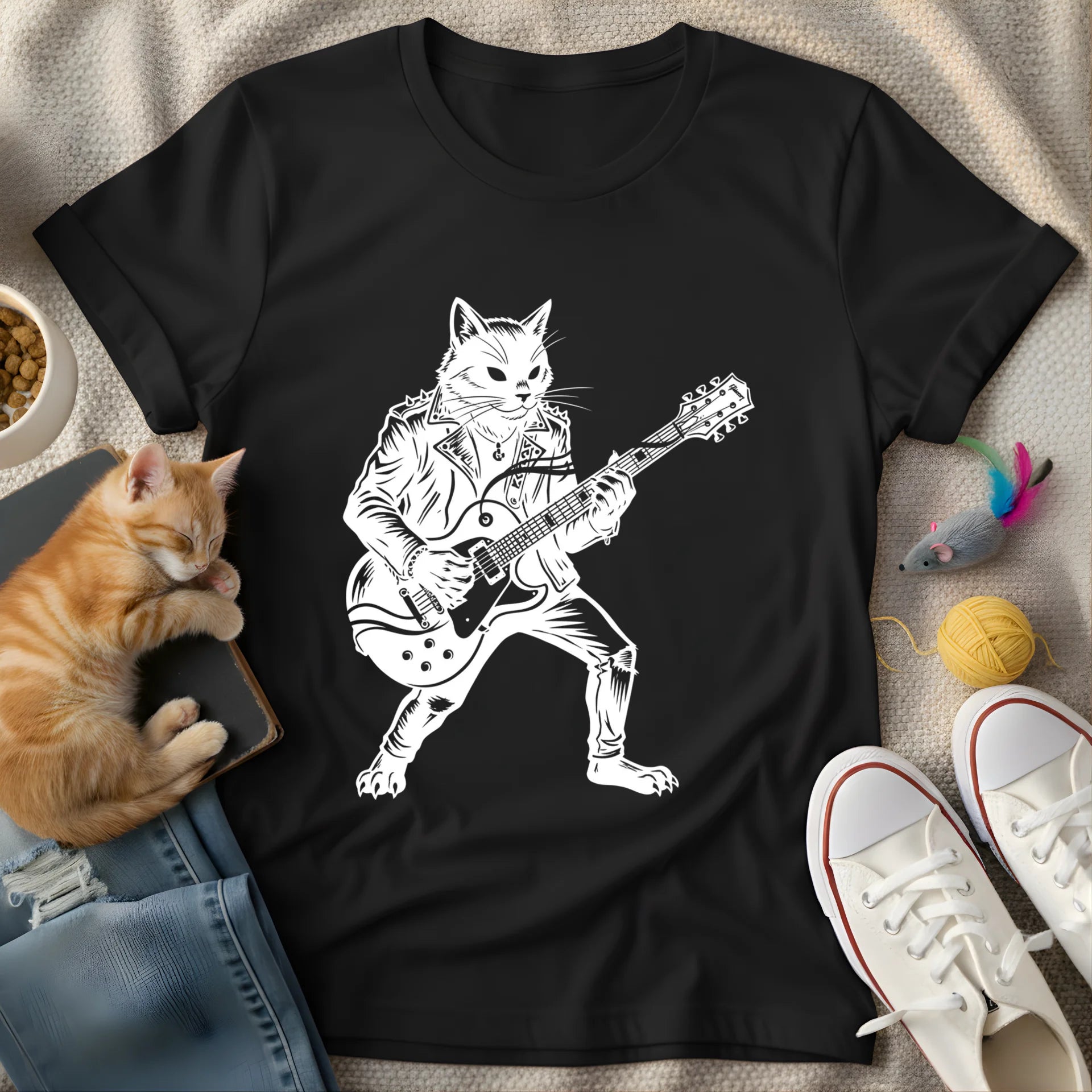 guitarcat b/w - Graphic T-Shirt