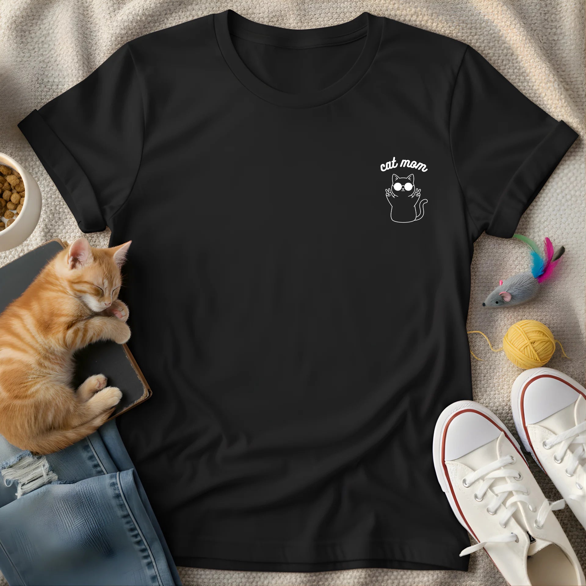 cat mom minimalist corner - Graphic T-Shirt